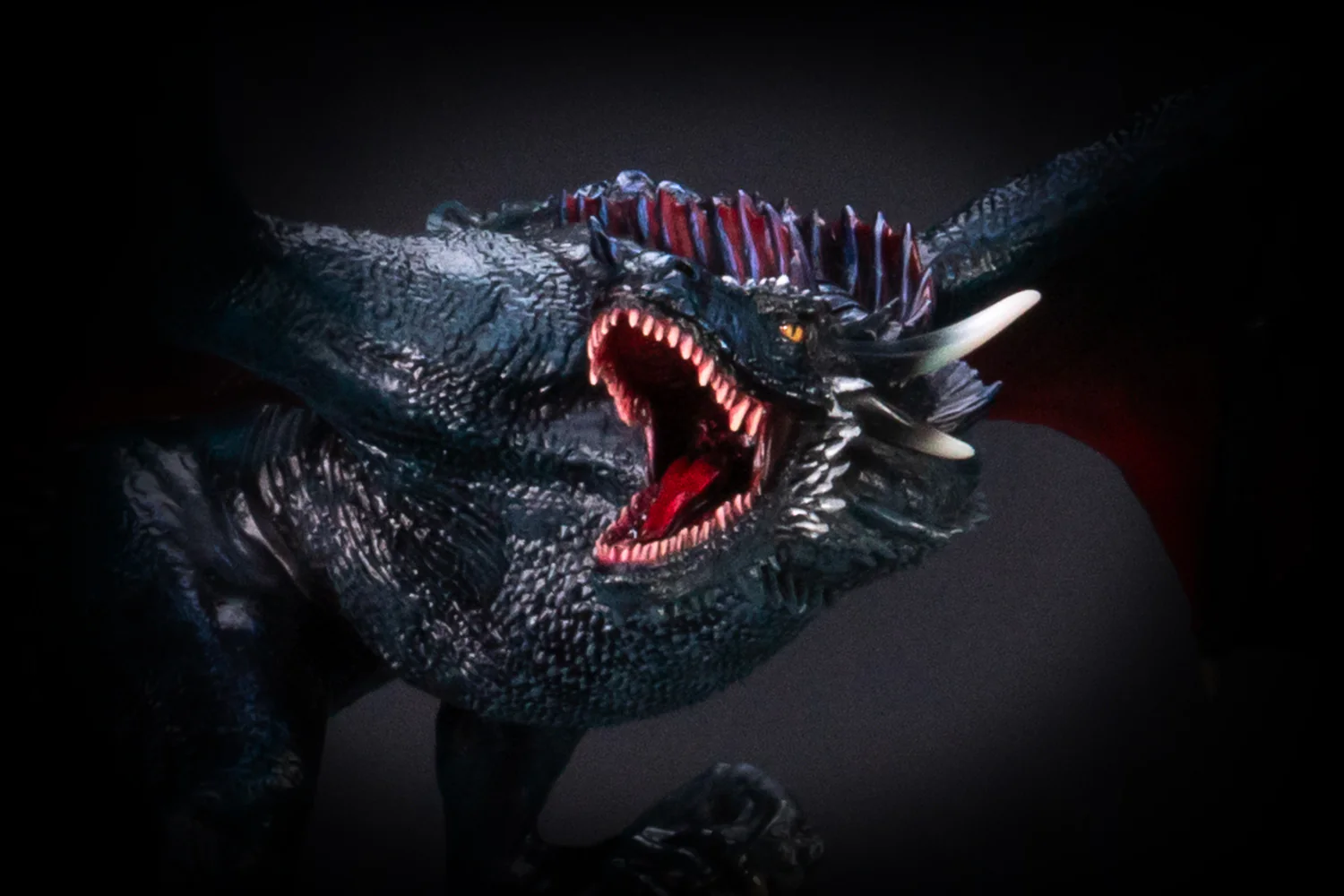 Game of Thrones™ x StudioForge™ | Drogon's Fury™ | 8.5” Collector’s Chef Knife & Sculpted Display Stand - Image 8