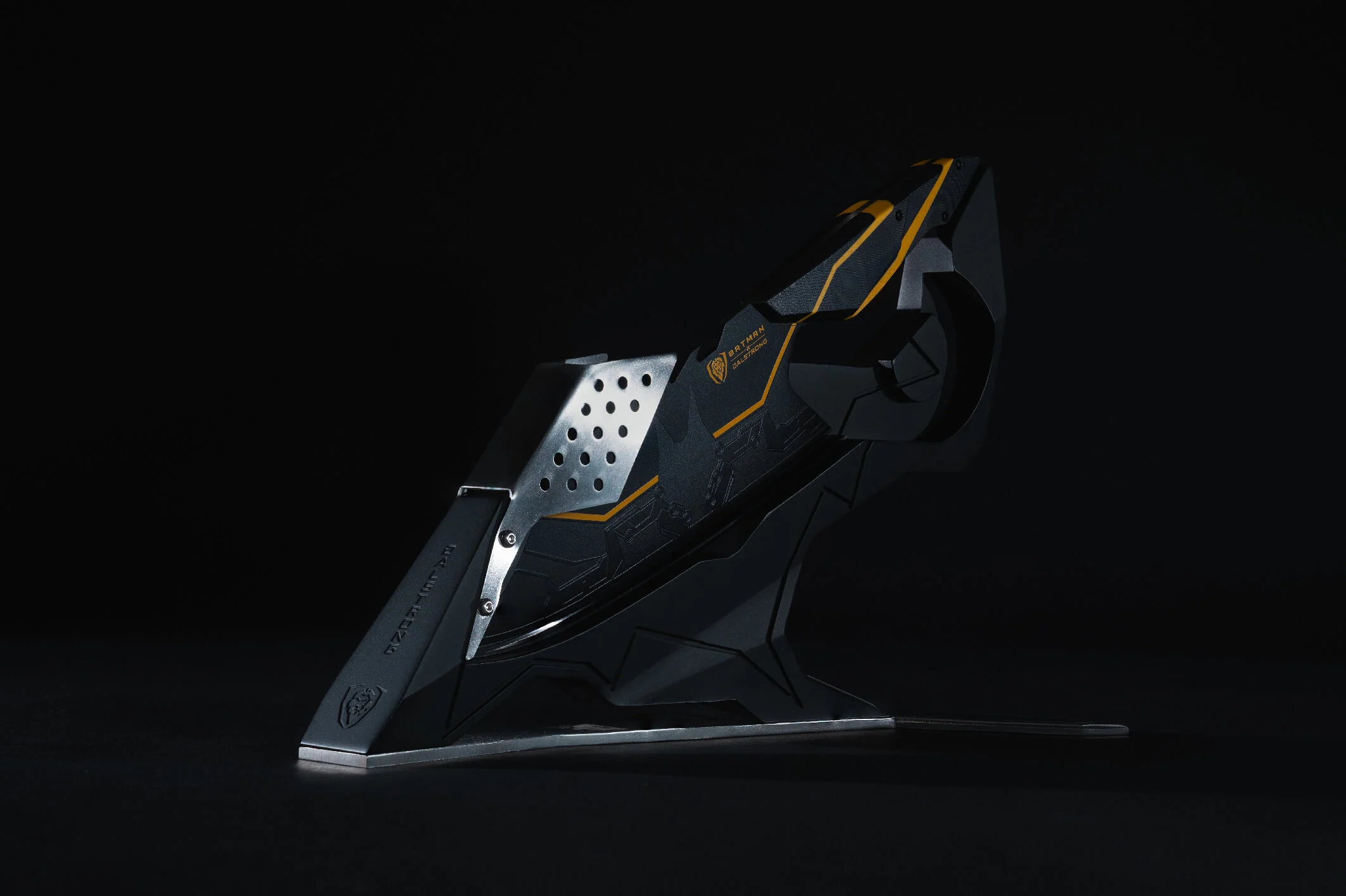 Batman StudioForge™ | 8” Bladed Displayable Chef Knife & Display Stand | The Gotham City™ Edge